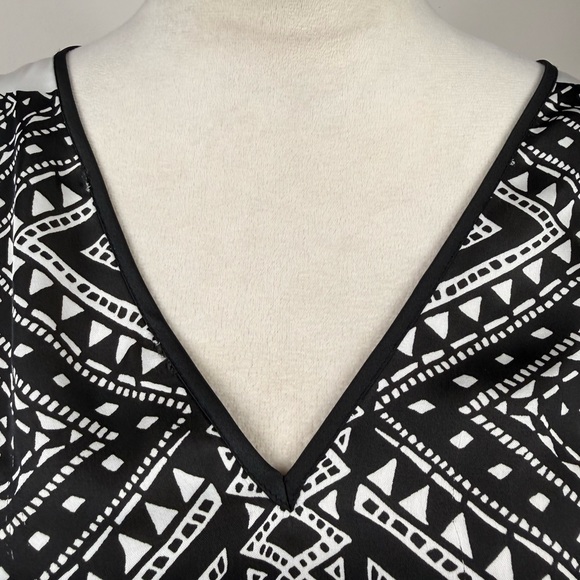 Michael Kors black  and white print kaftan tunic top size L/XL - Picture 3 of 7